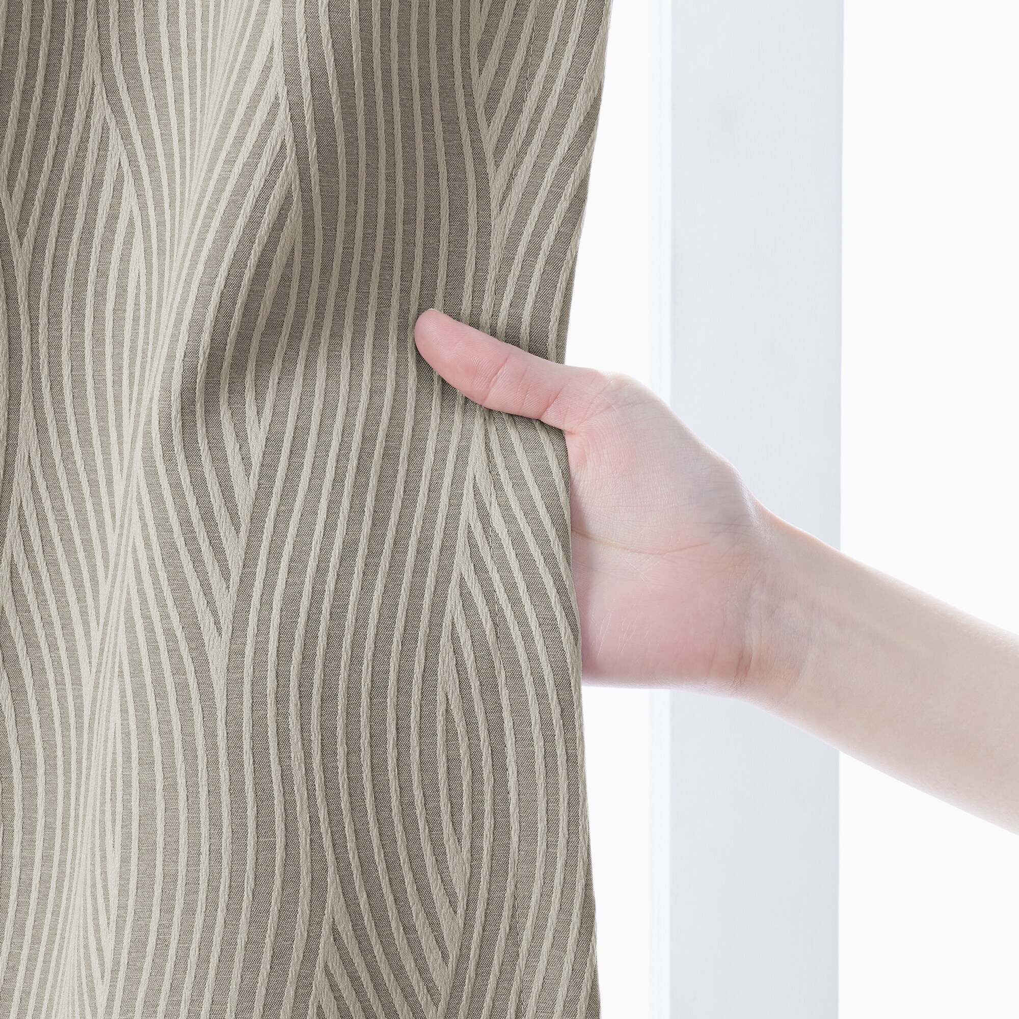 ポリエステルジャガード織波プリーツカーテン２倍ヒダ／遮光裏地付／ベージュ