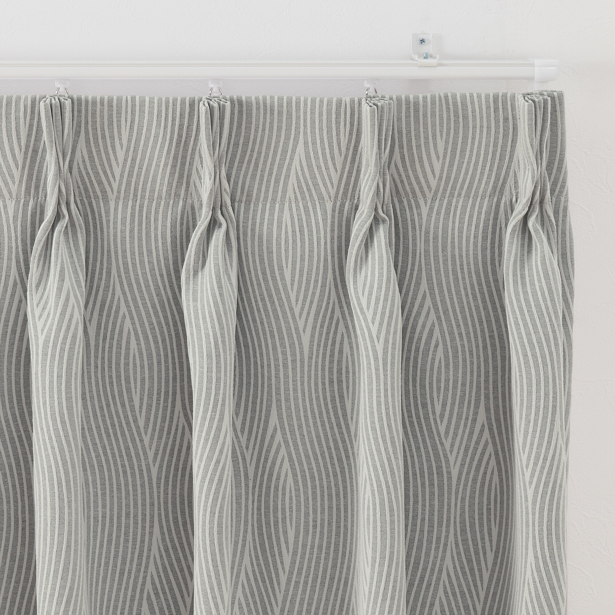 ポリエステルジャガード織波プリーツカーテン２倍ヒダ／遮光裏地付／ベージュ