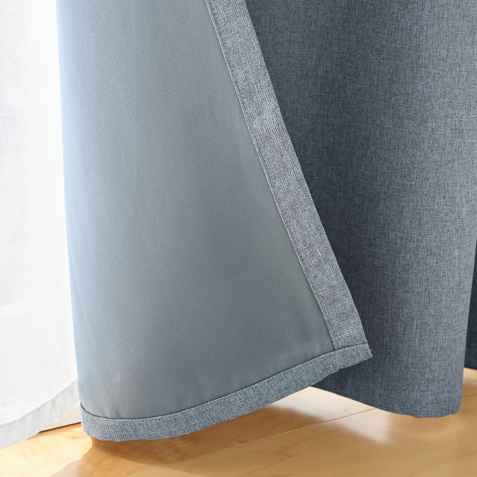 ポリエステルドビー織ノンプリーツカーテン（防炎・遮光性）／フェードブルー