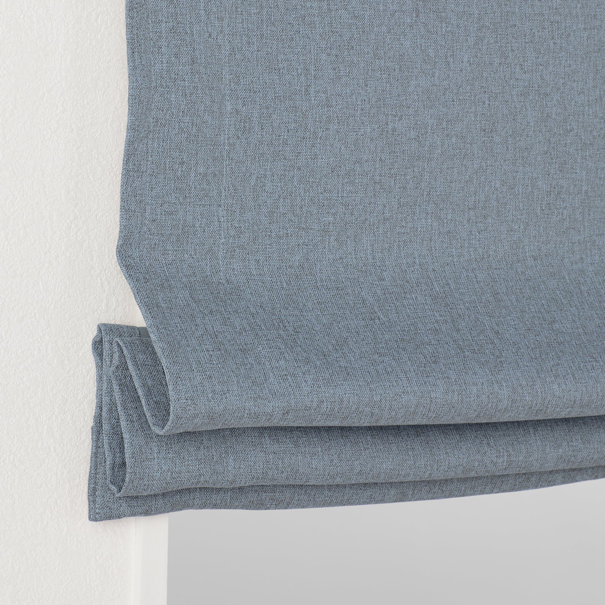 ポリエステルドビー織プレーンシェード用生地（防炎・遮光性）／フェードブルー