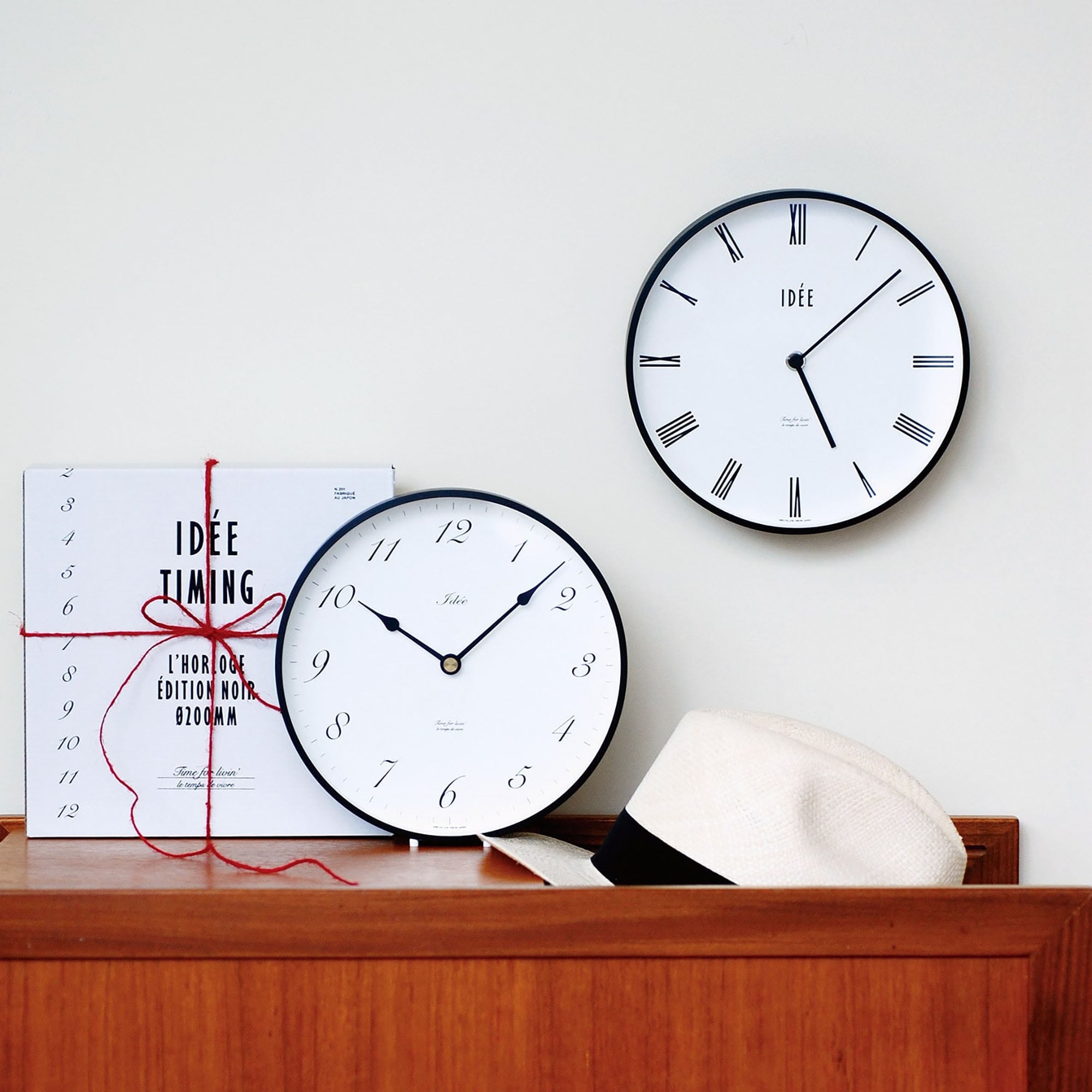 ［ＩＤＥＥ］ＩＤＥＥ　ＴＩＭＩＮＧ　掛け時計　２００ｍｍ　ローマ数字（アルミ）