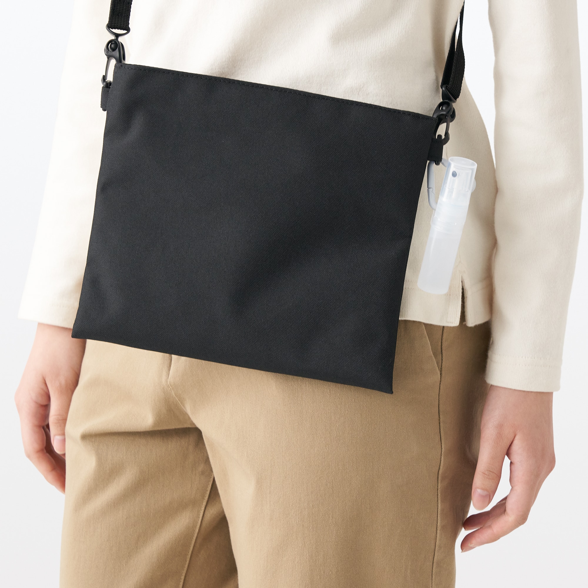 ポリエチレン吊るせる小分けボトル