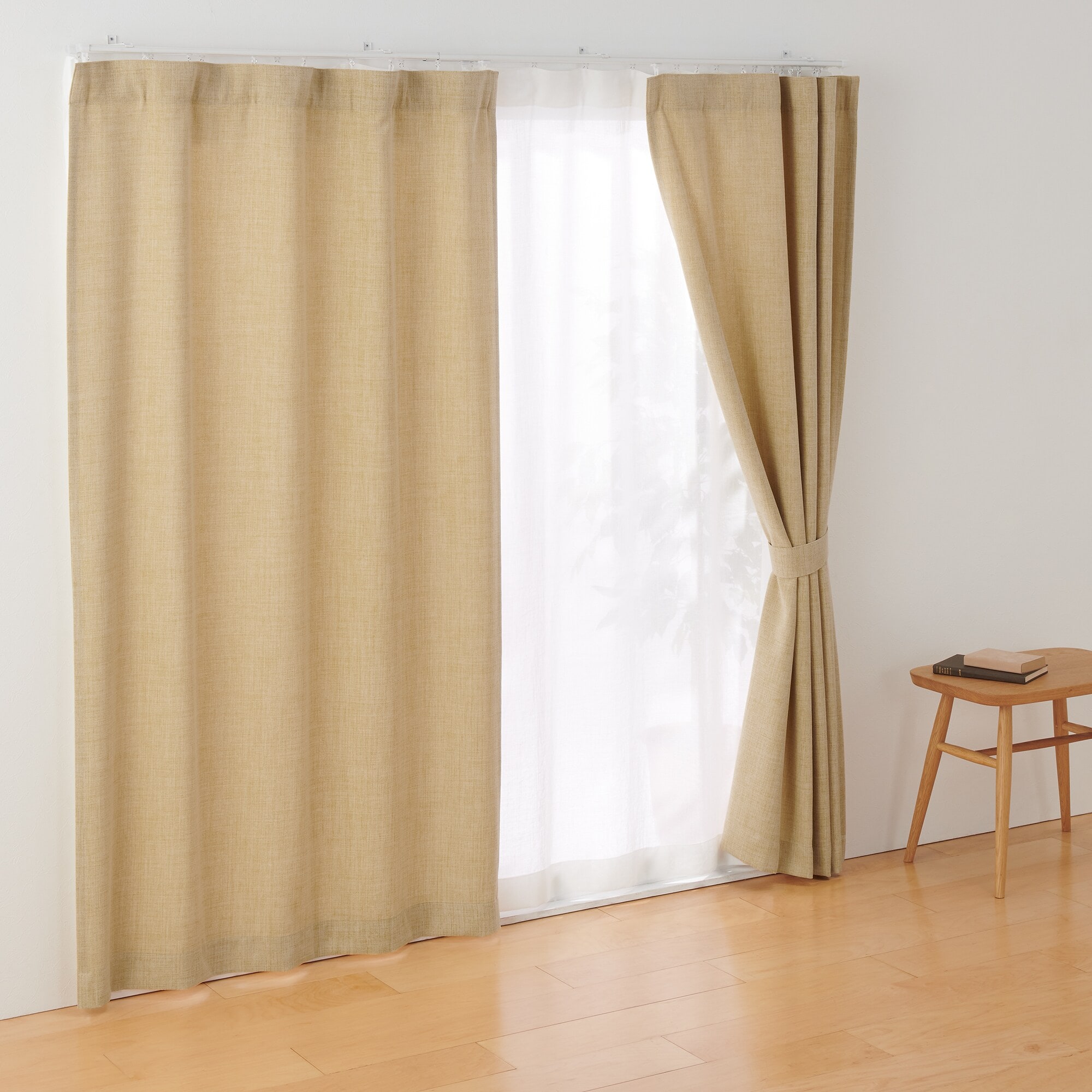 ポリエステルマット織ノンプリーツカーテン／マスタード