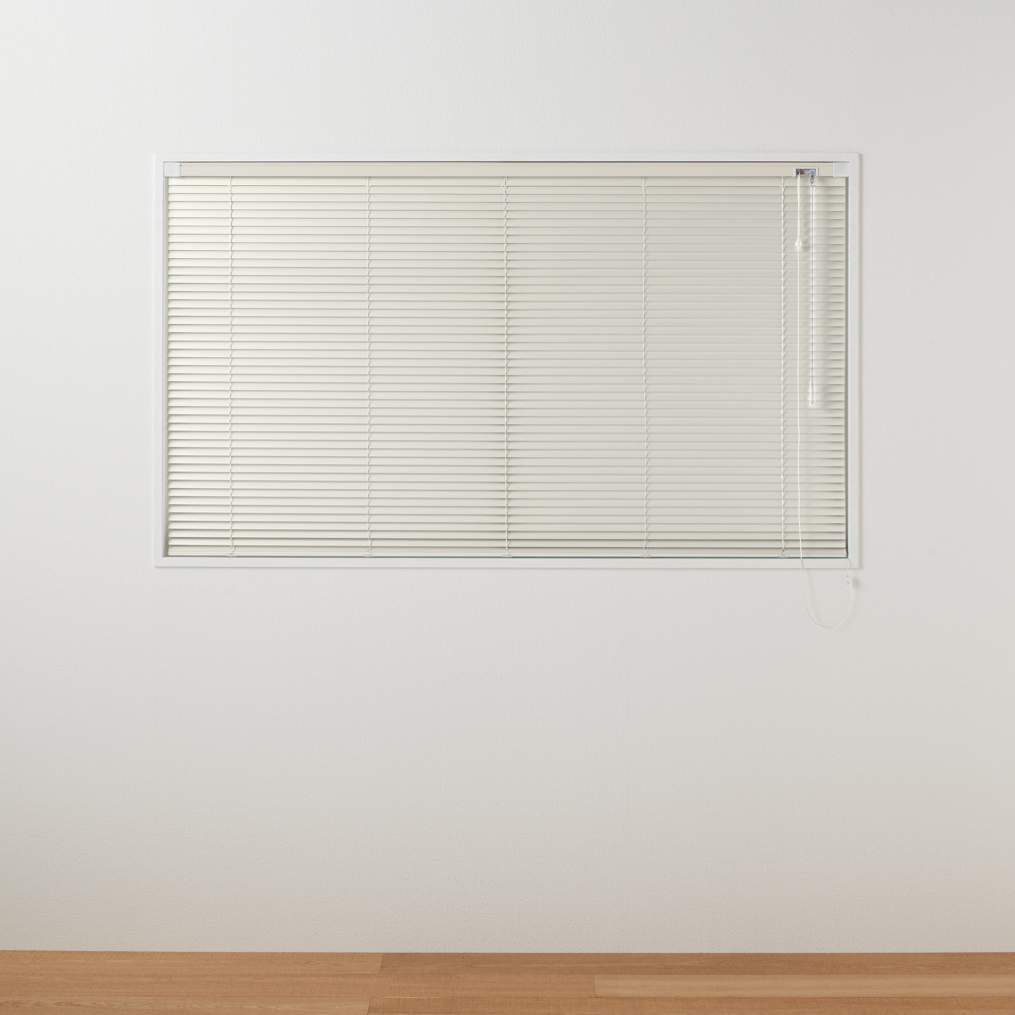 アルミブラインド・テンションタイプ／アイボリー