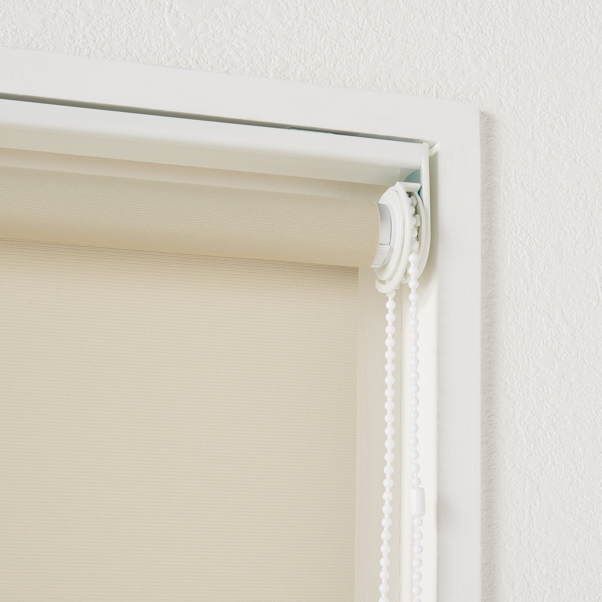 防炎　ポリエステル平織りロールスクリーン・チェーンタイプ／オフ白