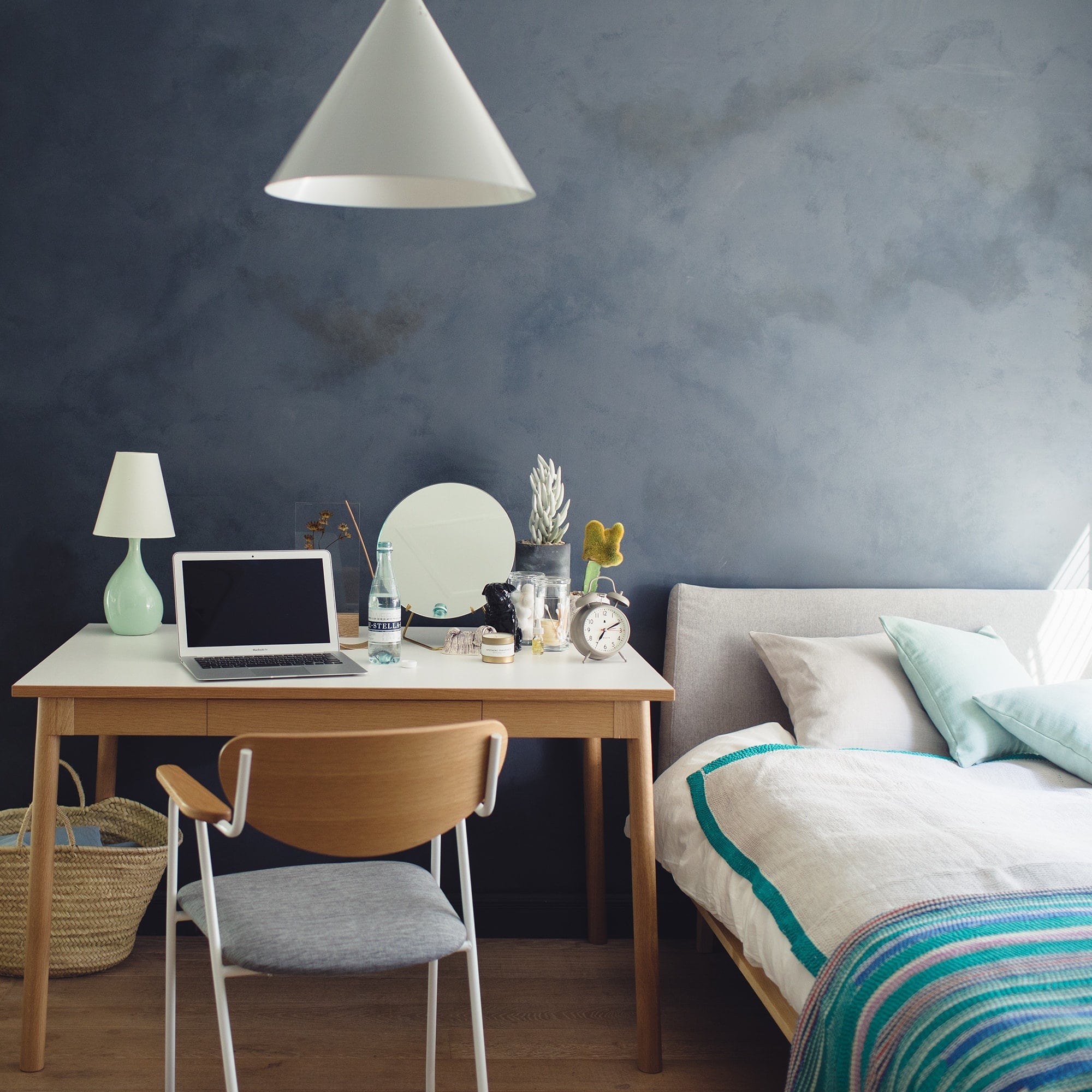 ［ＩＤＥＥ］ＳＴＩＬＴ　ＴＡＢＬＥ　１０００　ＷＨＩＴＥ