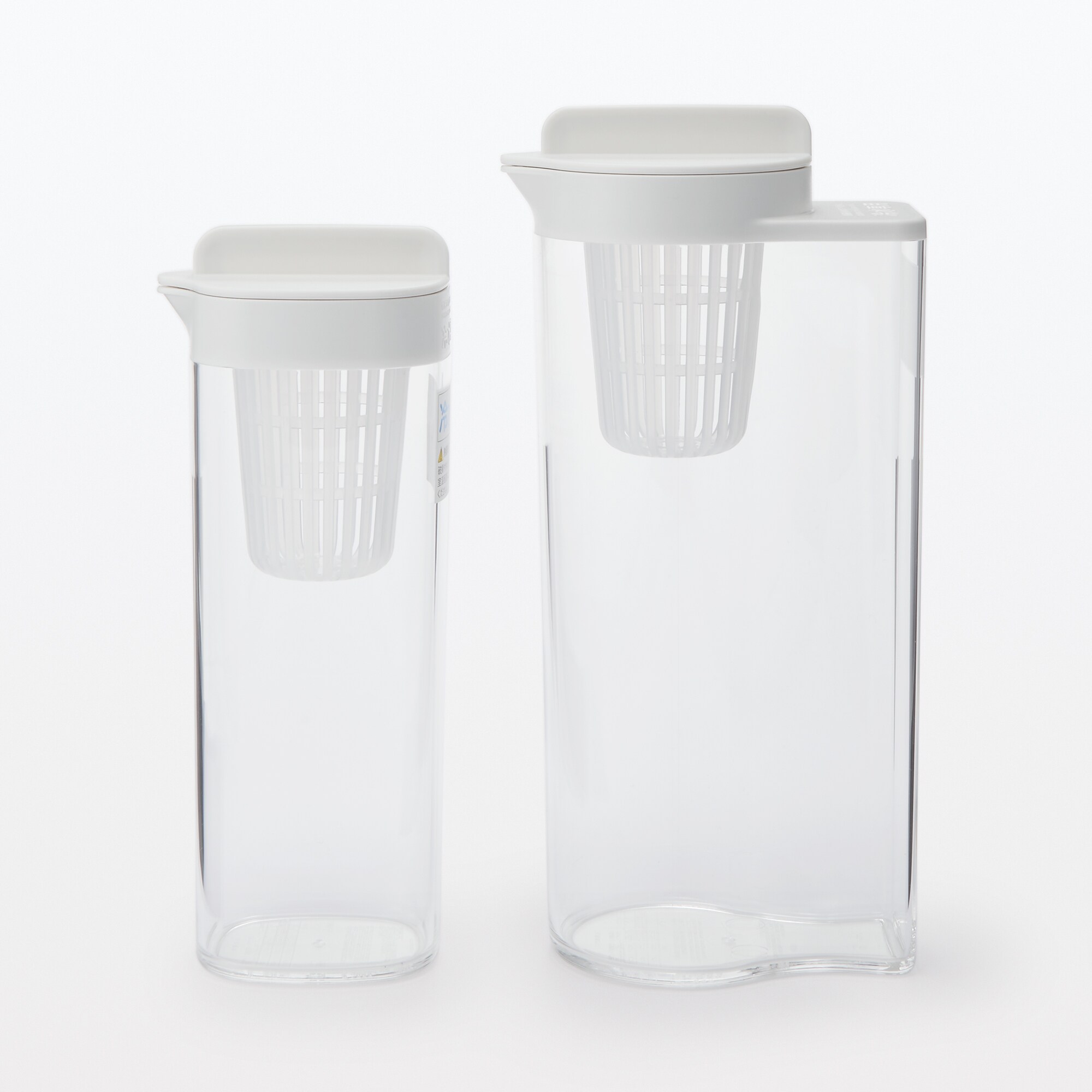 ストレーナー付き冷水筒