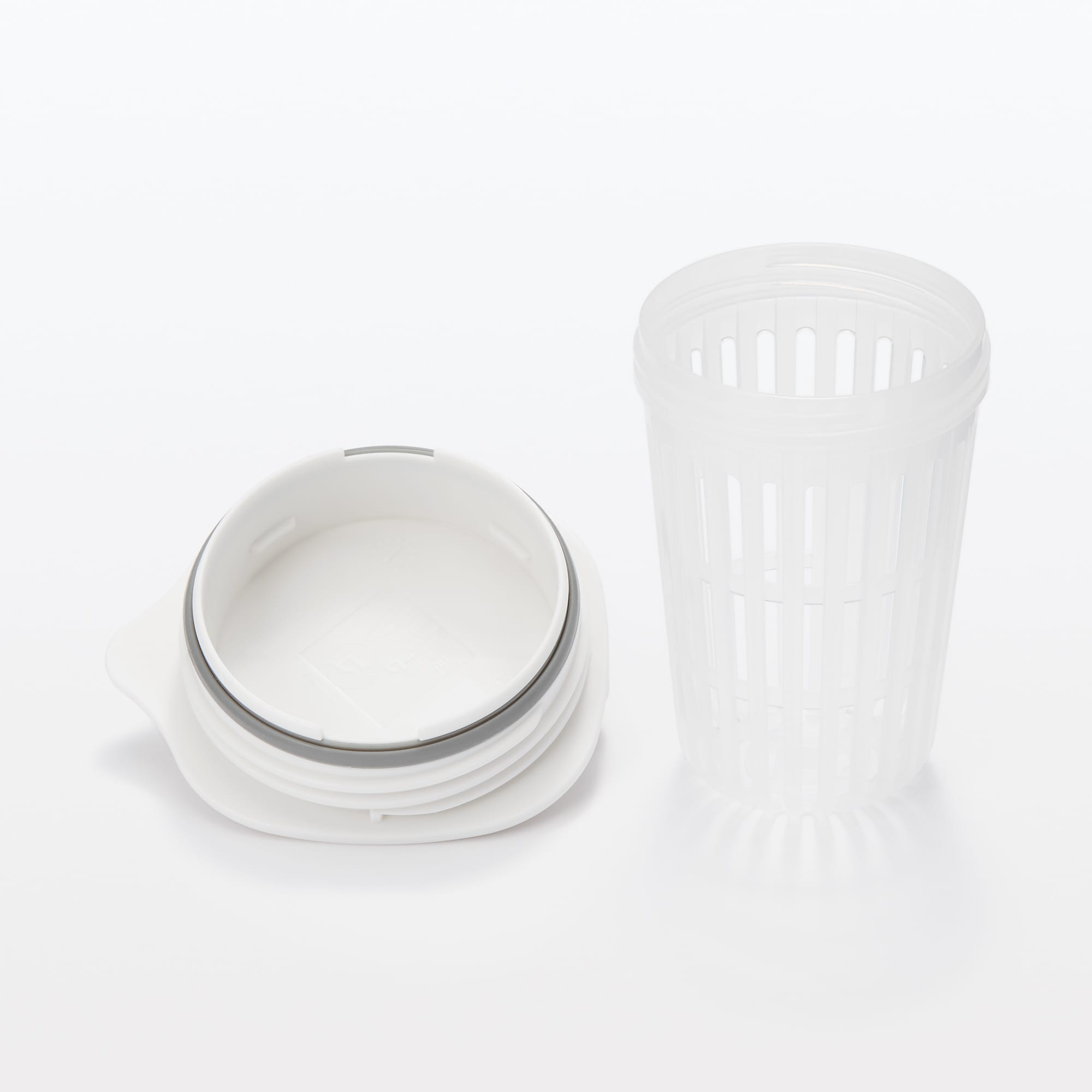 ストレーナー付き冷水筒