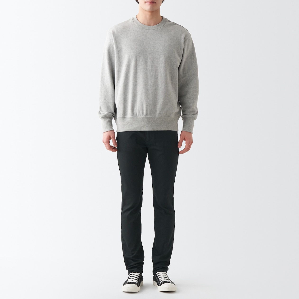 スーパーストレッチデニムスキニーパンツ　股下８２ｃｍ　黒