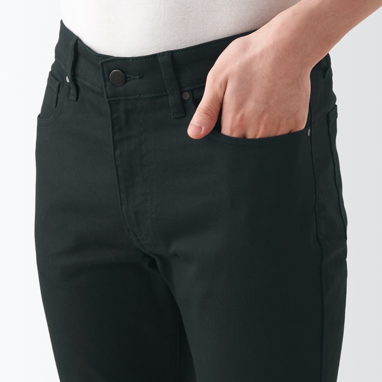 スーパーストレッチデニムスキニーパンツ　股下８２ｃｍ　黒