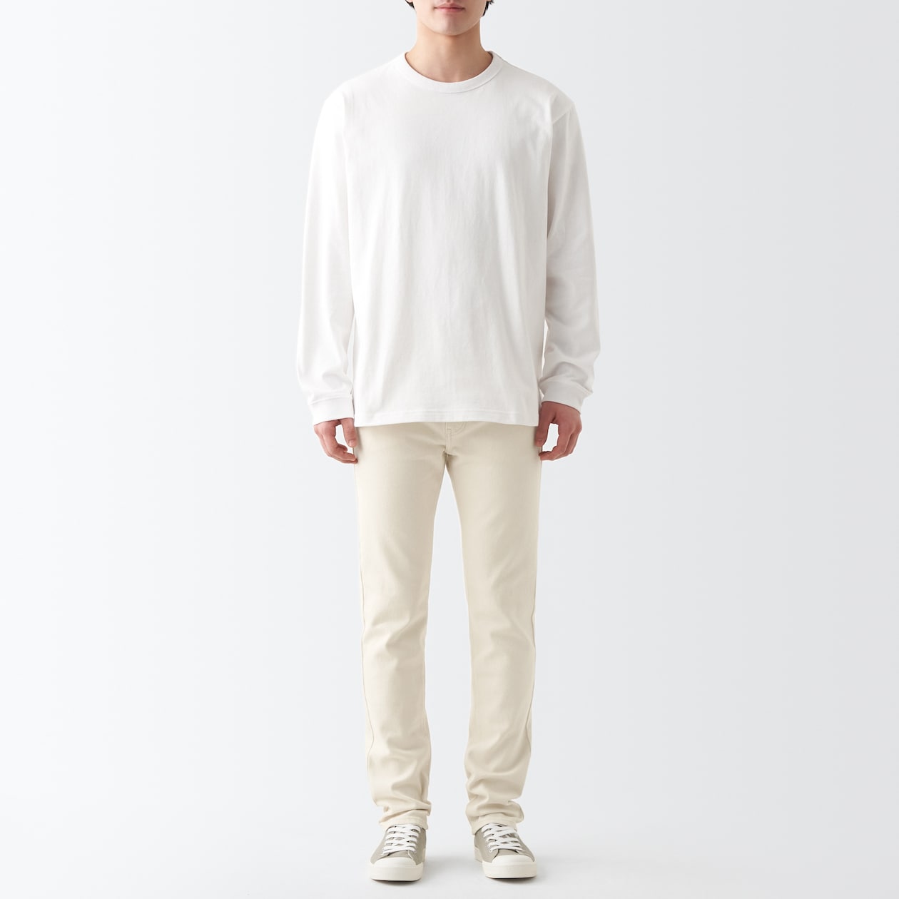 ストレッチデニムスリムパンツ　股下８２ｃｍ　生成