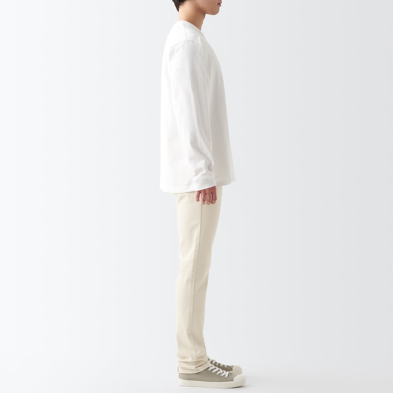 ストレッチデニムスリムパンツ　股下８２ｃｍ　生成