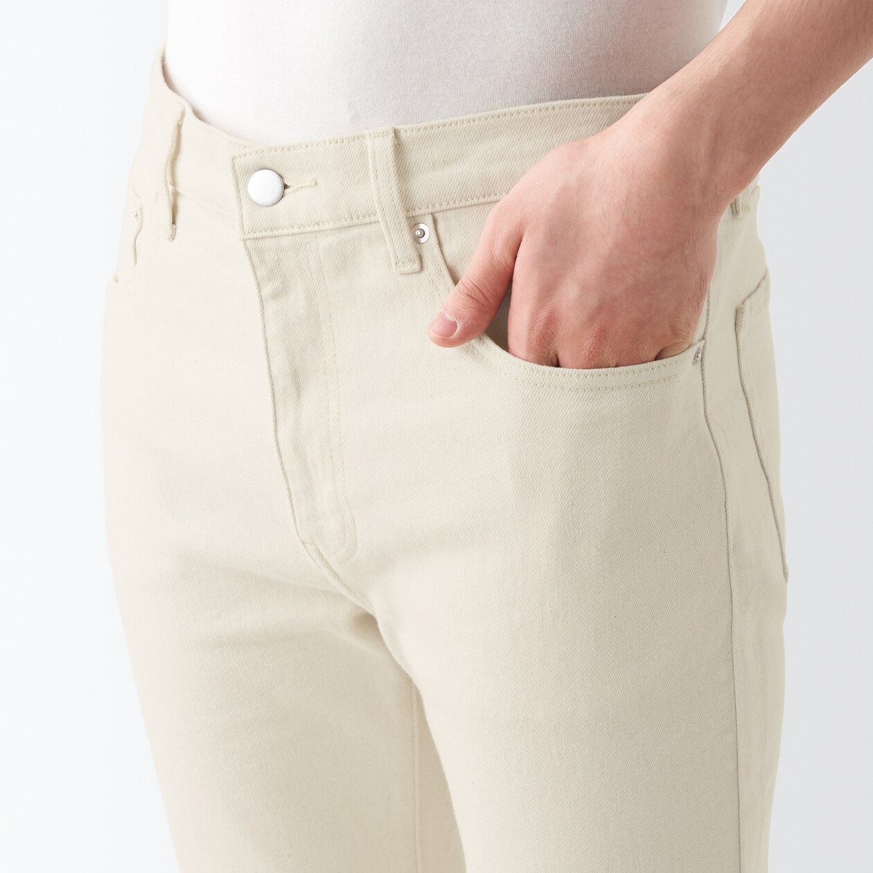 ストレッチデニムスリムパンツ　股下８２ｃｍ　生成