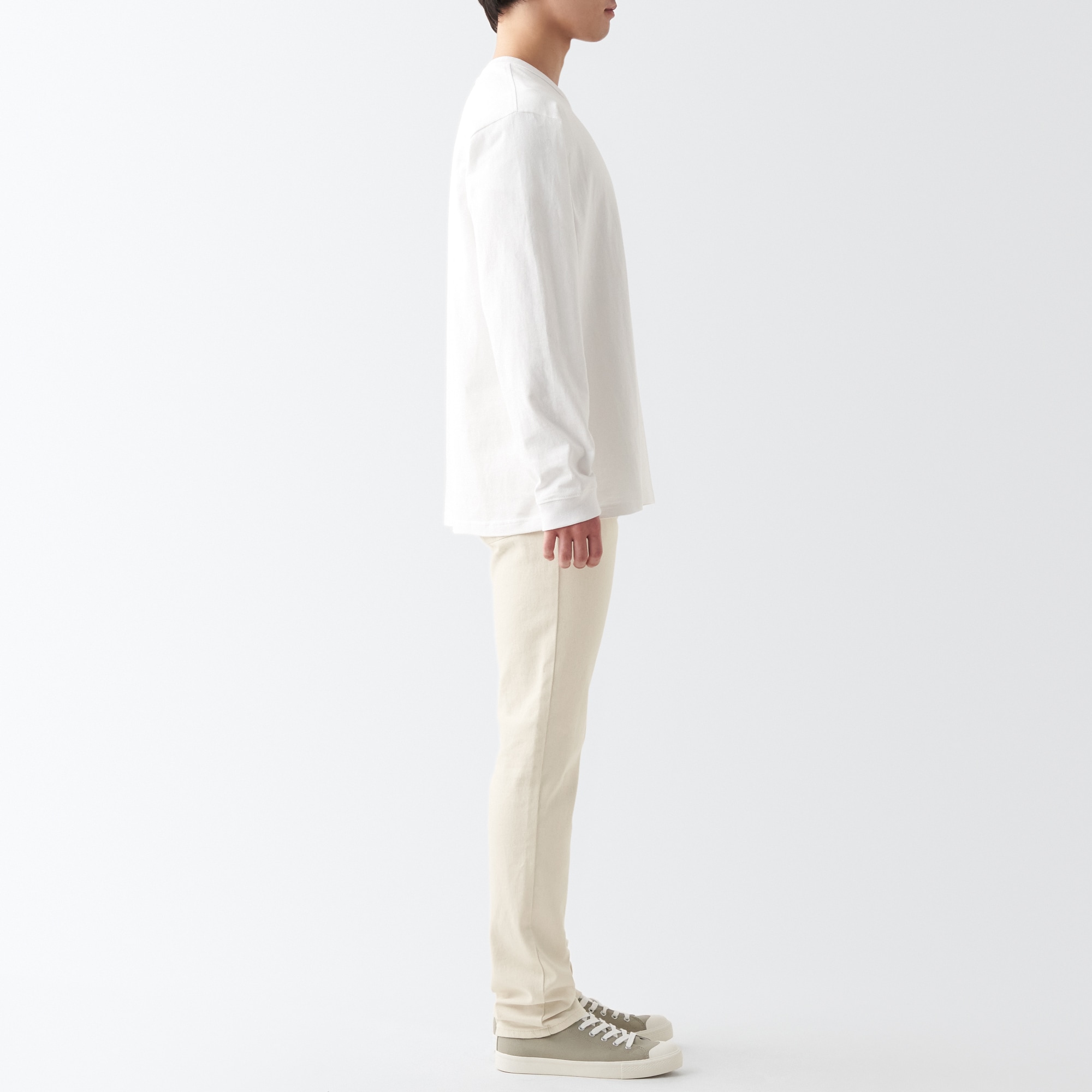 ストレッチデニムスリムパンツ　股下８２ｃｍ　生成