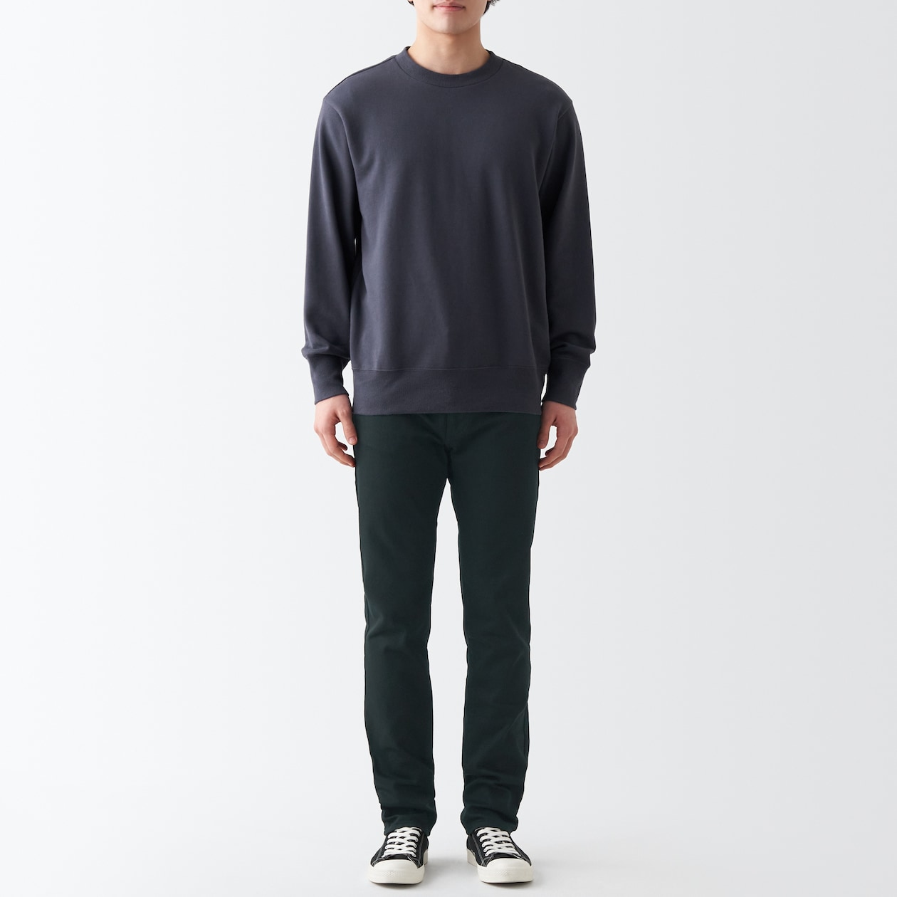 ストレッチデニムスリムパンツ　股下８２ｃｍ　黒