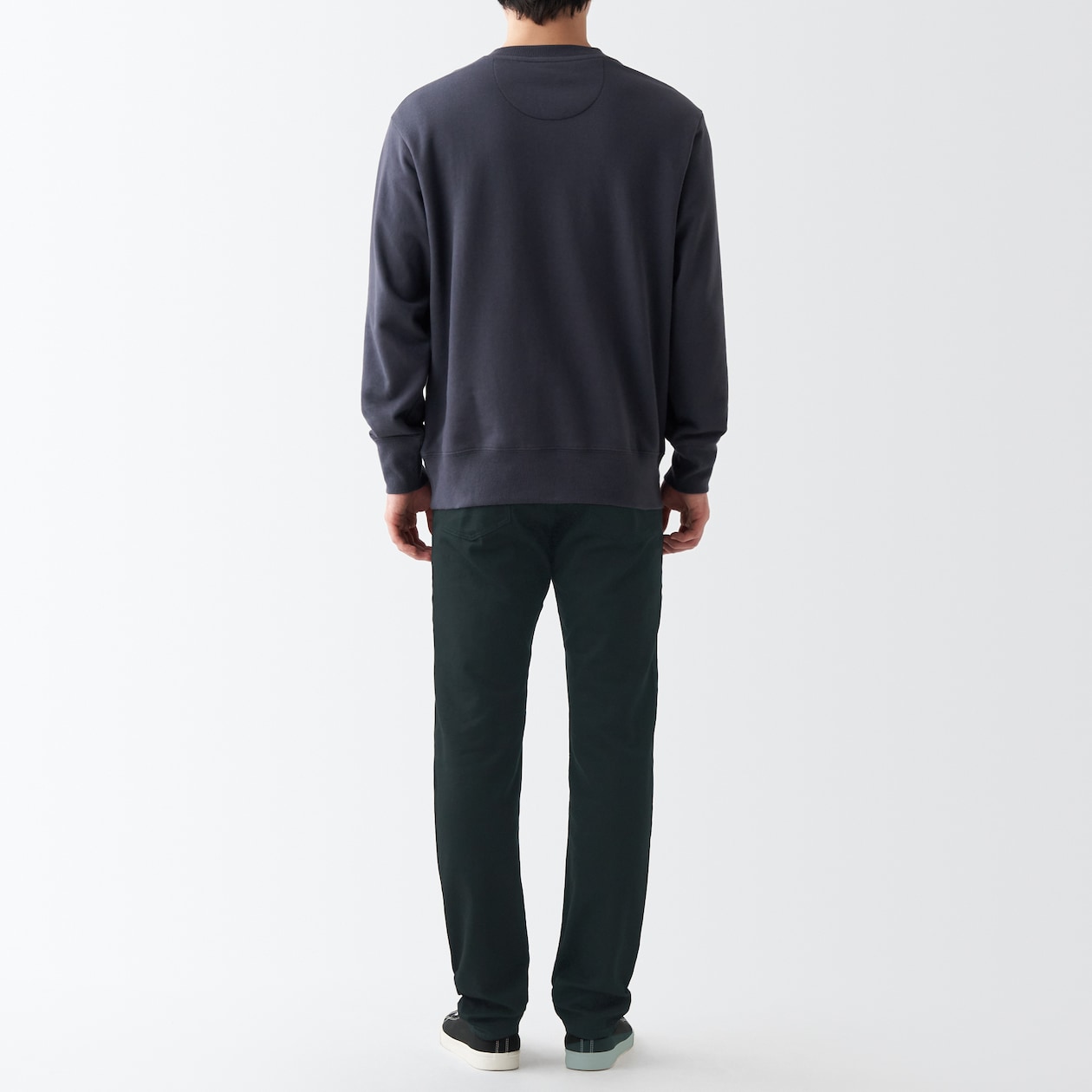 ストレッチデニムスリムパンツ　股下８２ｃｍ　黒