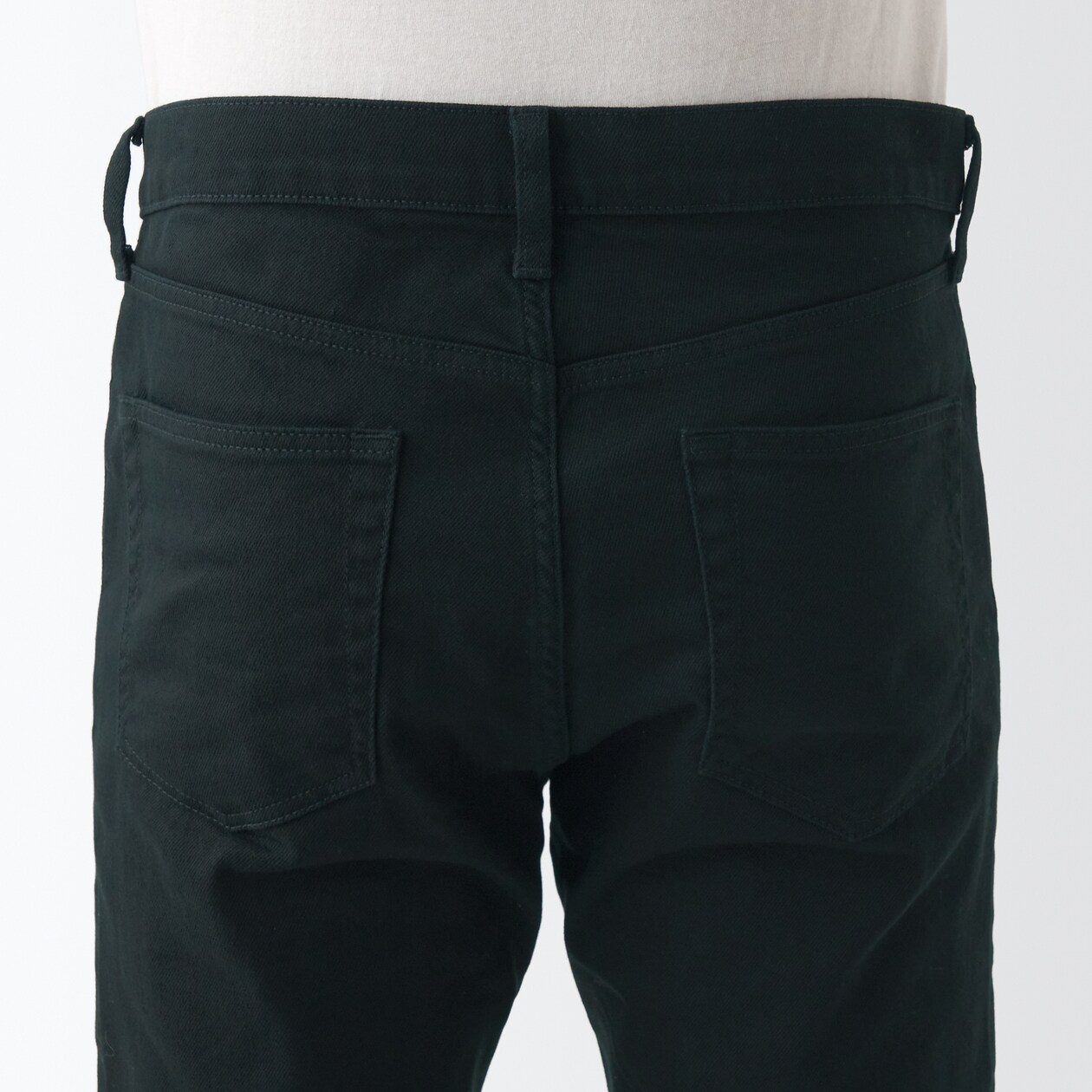 ストレッチデニムスリムパンツ　股下８２ｃｍ　黒