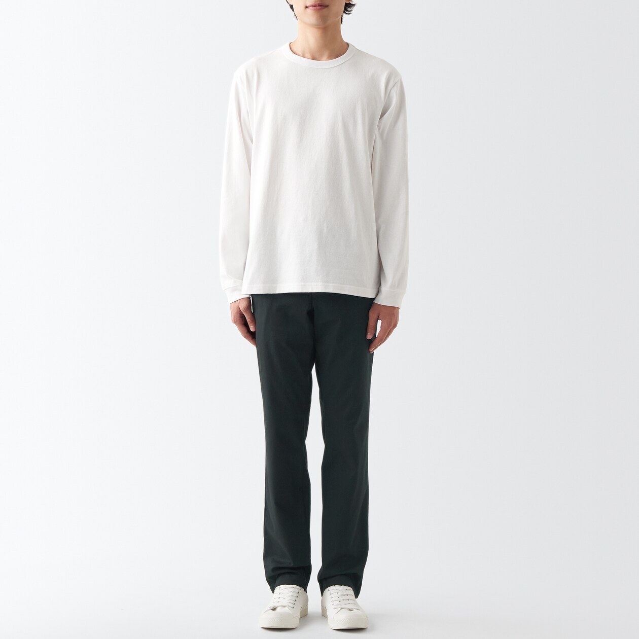 ストレッチチノスリムパンツ　股下８２ｃｍ