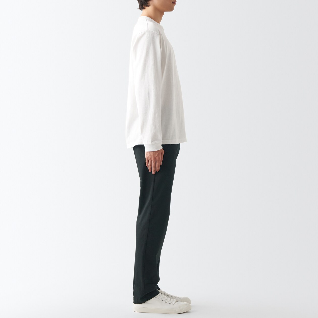 ストレッチチノスリムパンツ　股下８２ｃｍ