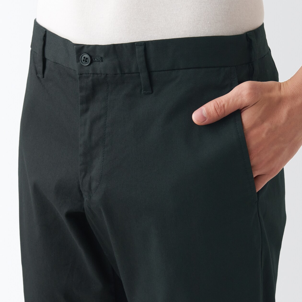ストレッチチノスリムパンツ　股下８２ｃｍ