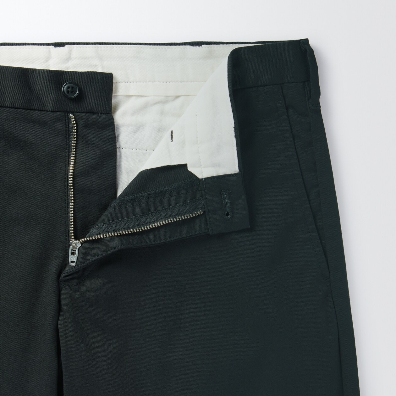 ストレッチチノスリムパンツ　股下８２ｃｍ