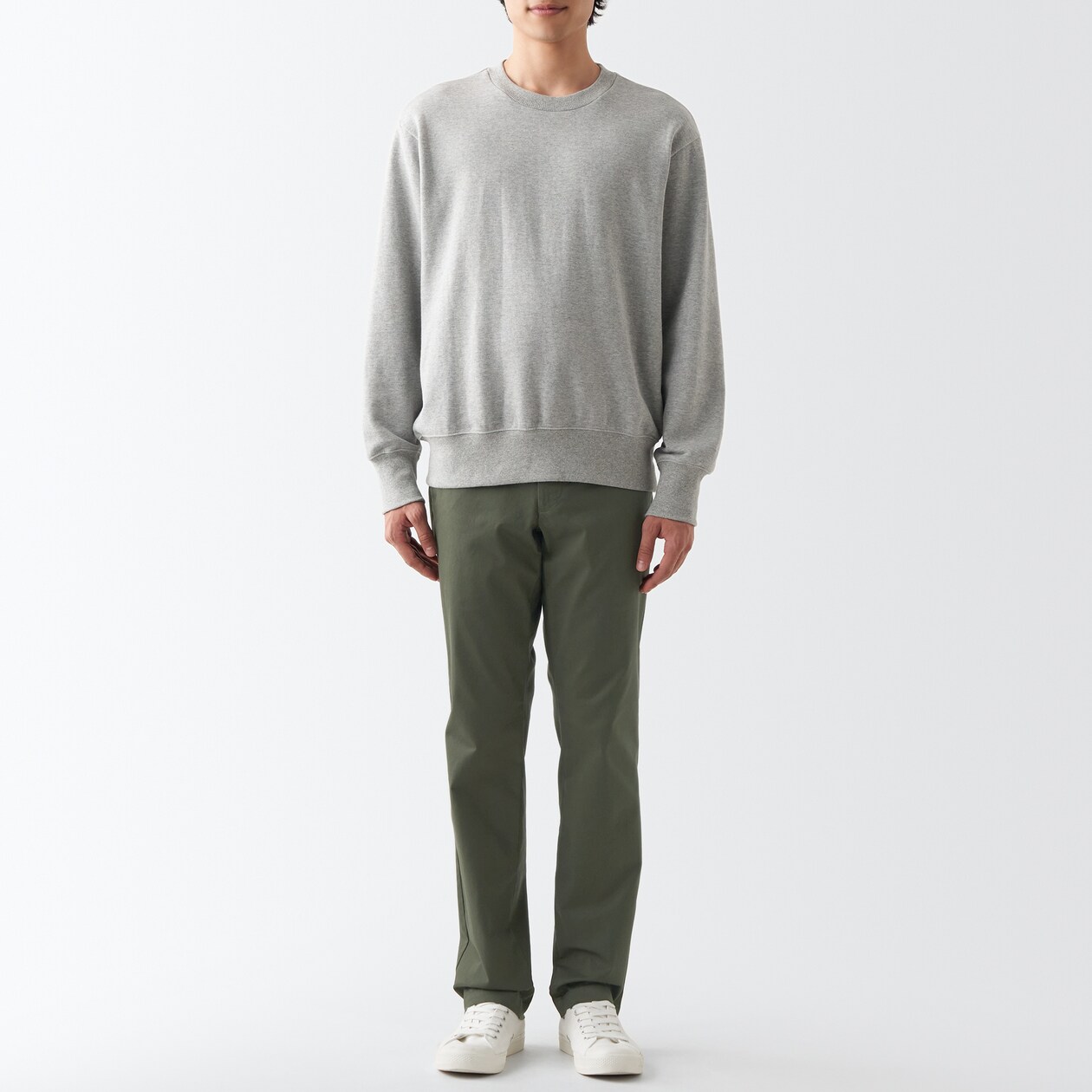 ストレッチチノスリムパンツ　股下８２ｃｍ
