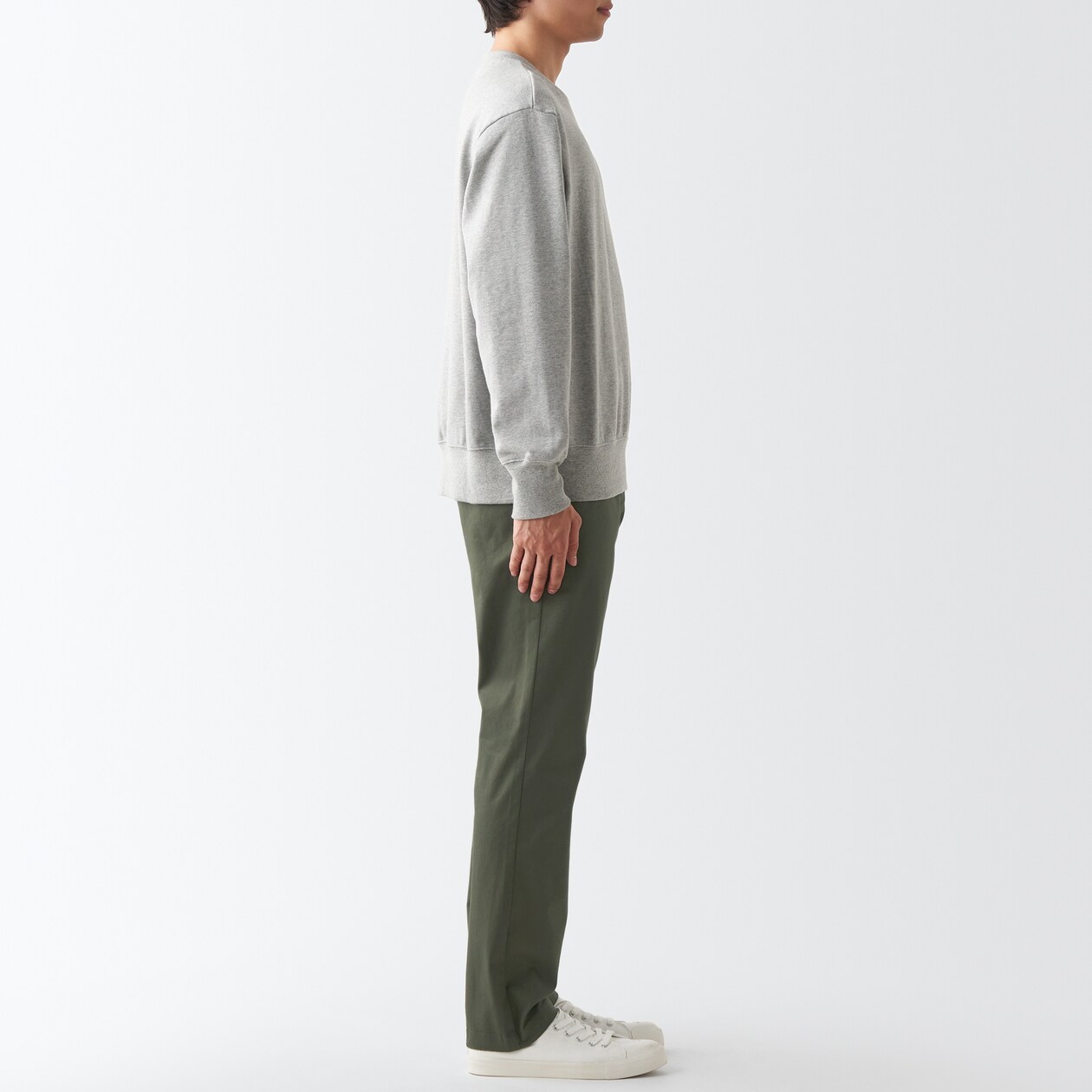 ストレッチチノスリムパンツ　股下８２ｃｍ