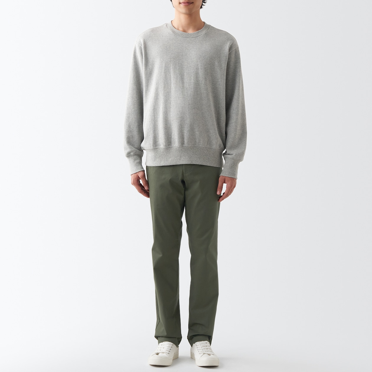 ストレッチチノスリムパンツ　股下８２ｃｍ