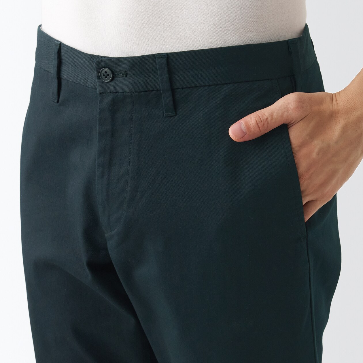 ストレッチチノスリムパンツ　股下８２ｃｍ
