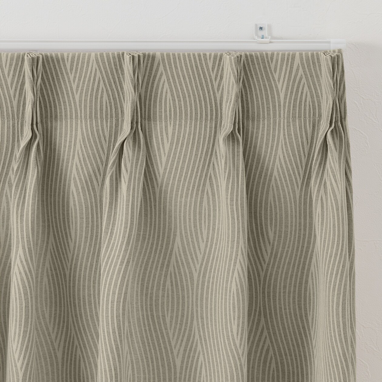 ポリエステルジャガード織波プリーツカーテン２倍ヒダ／ダークグレー