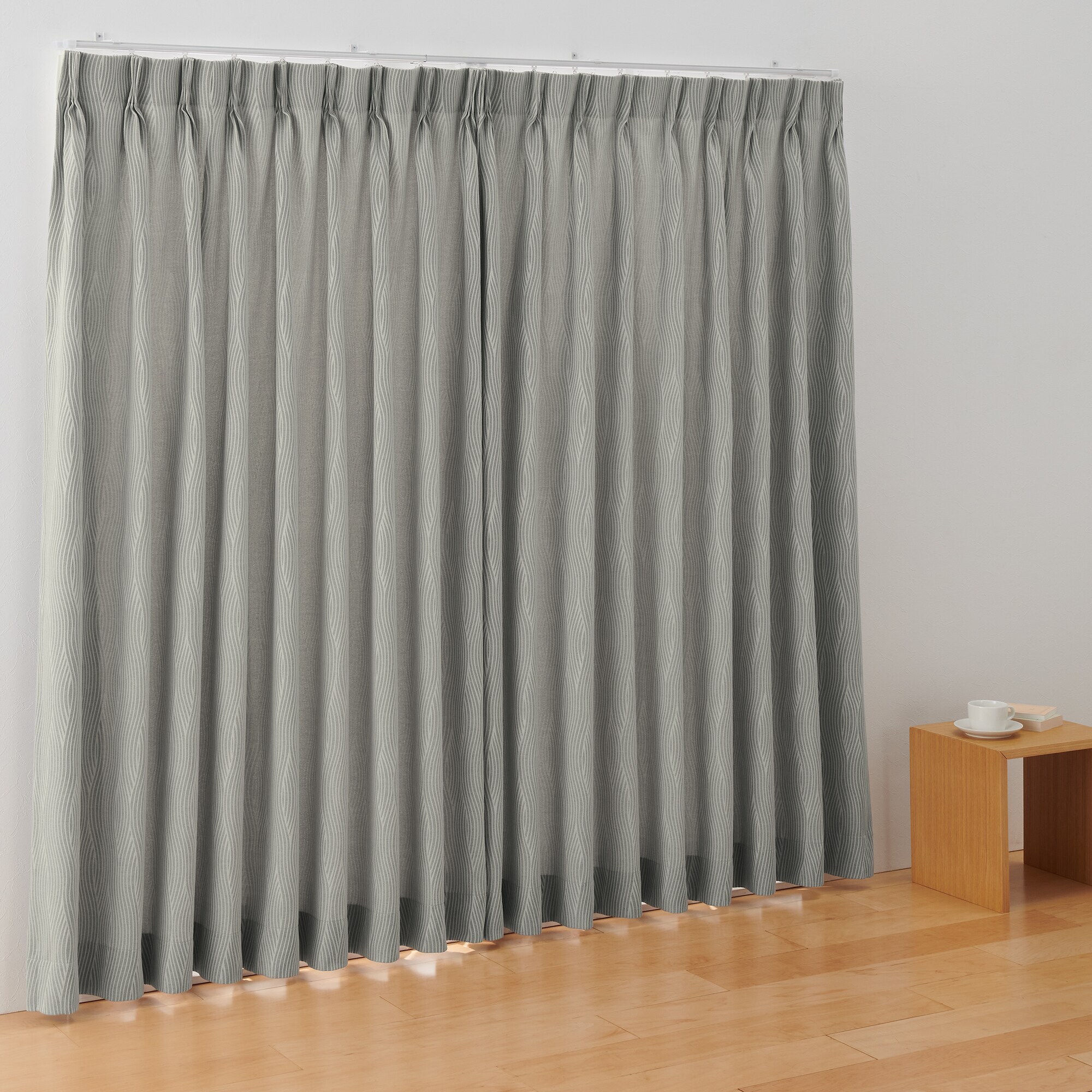ポリエステルジャガード織波プリーツカーテン２倍ヒダ／グレー