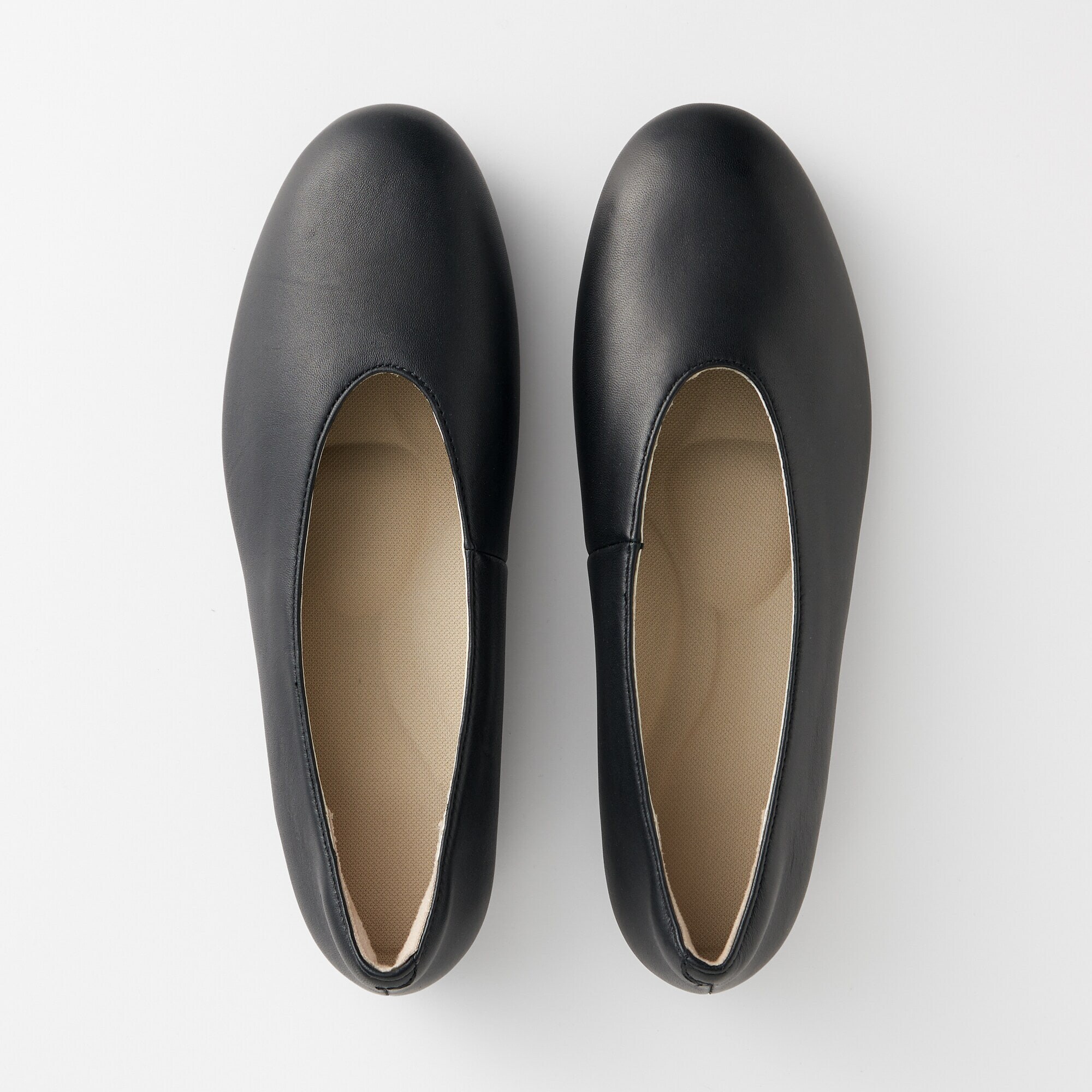 疲れにくい　レザー深履きシューズ