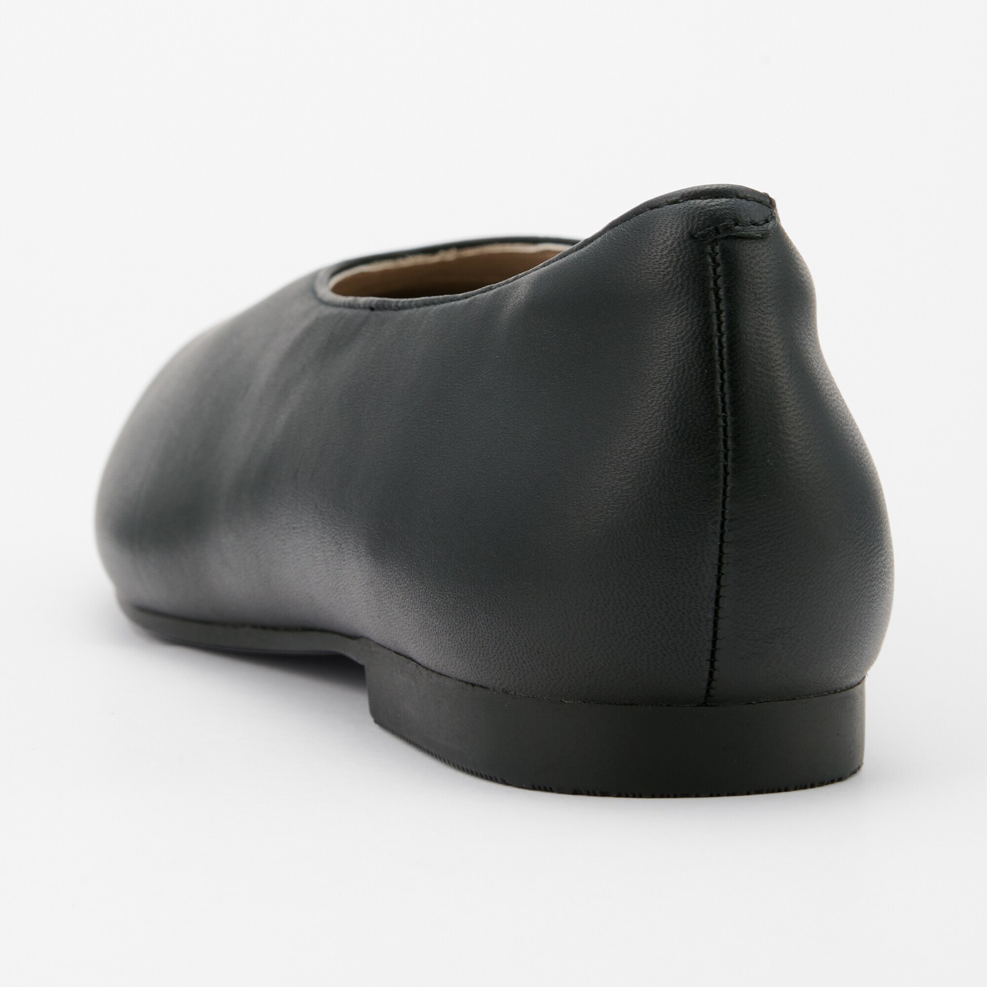 疲れにくい　レザー深履きシューズ