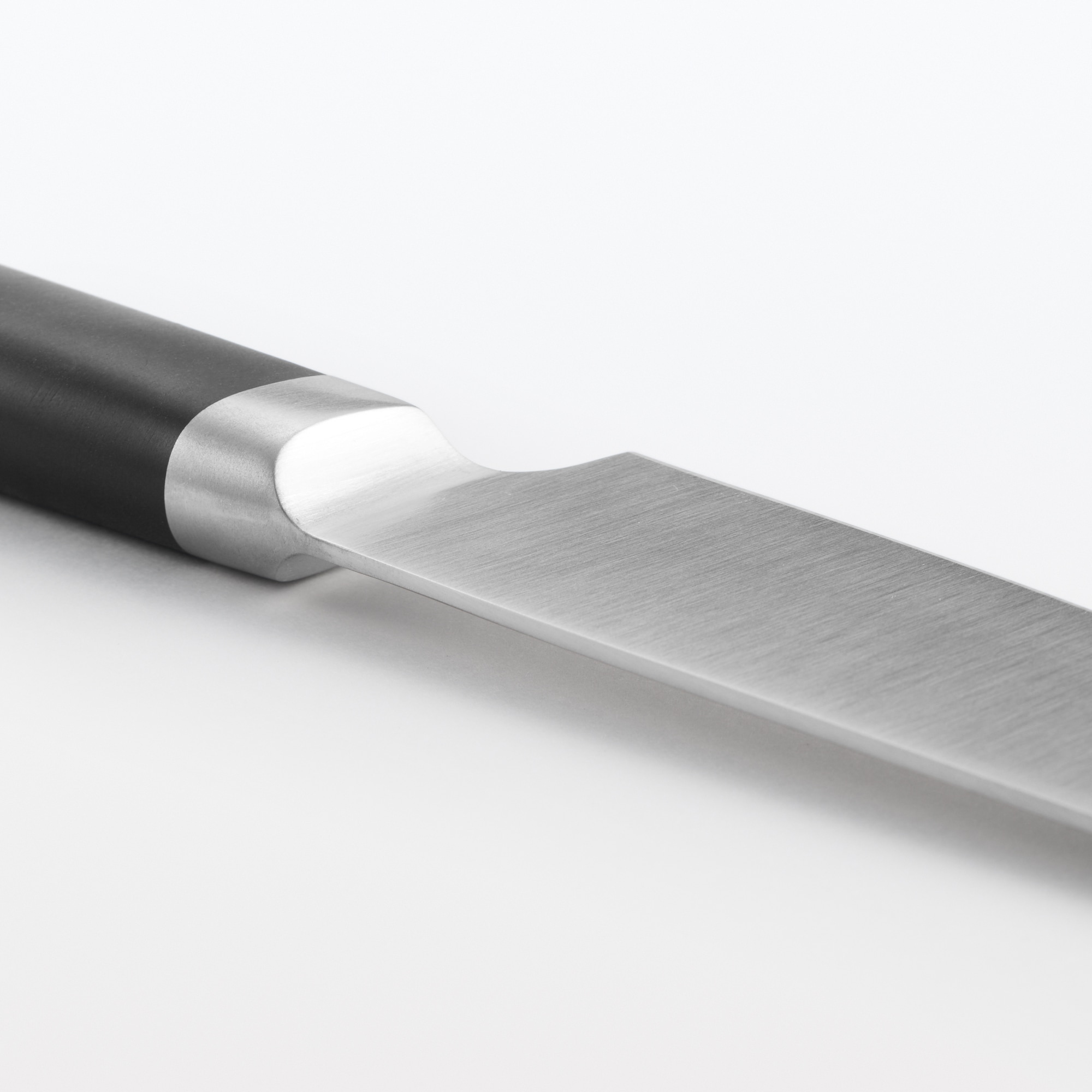 握りやすく切りやすい　万能包丁