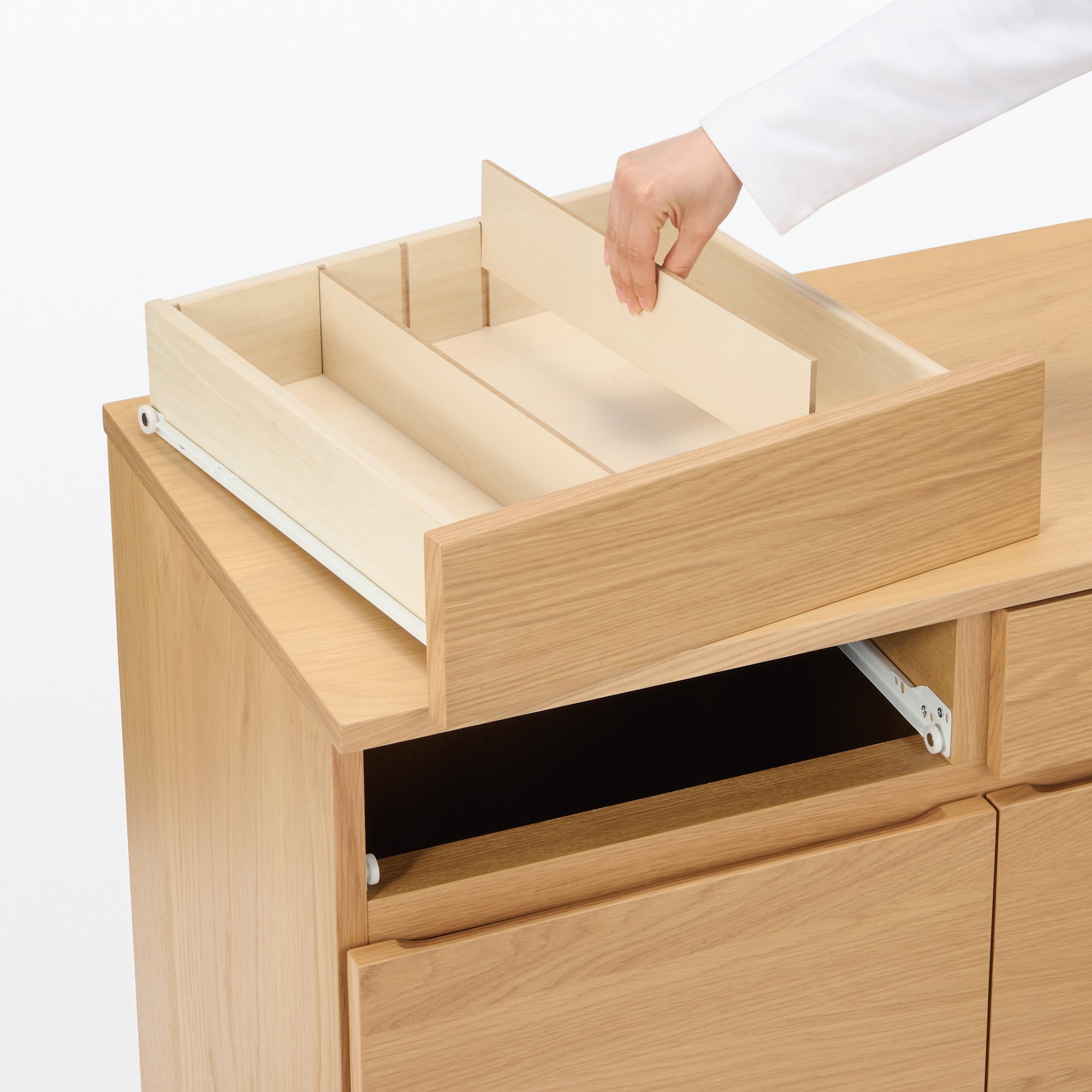 木製キャビネット　木扉　オーク材突板