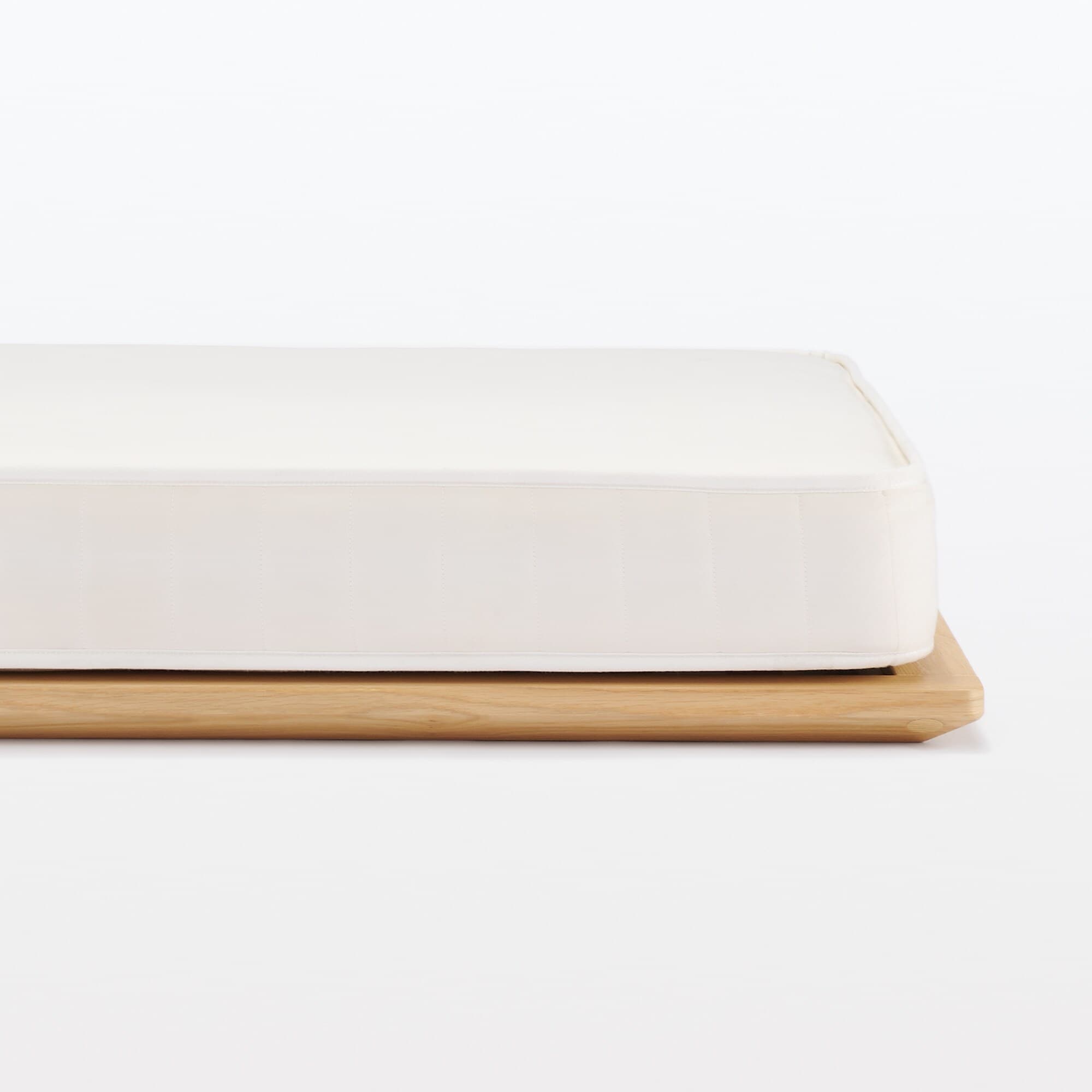 木製ベッドフレーム