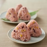 栗赤飯のおこわおにぎり