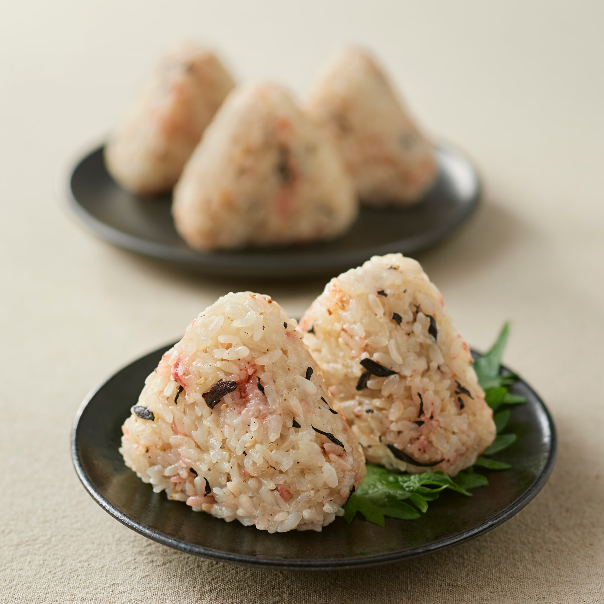 梅ひじきのおこわおにぎり