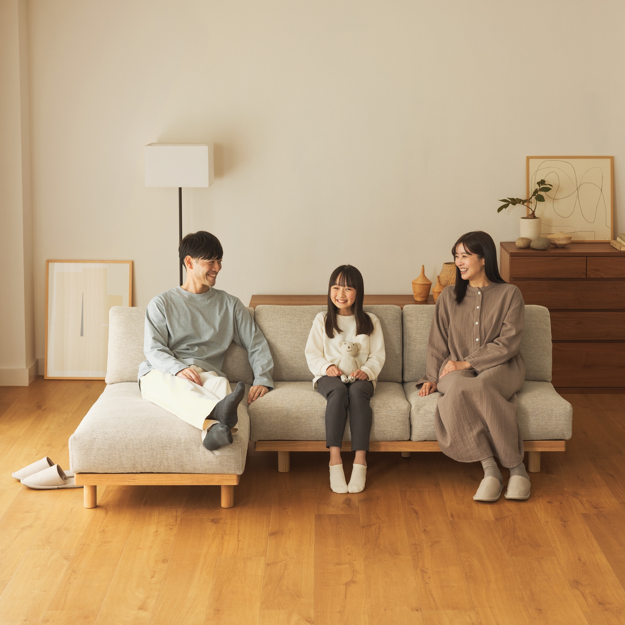 ゆったり座れるアームレスソファ　２シーター　ポリエステル平織