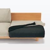 ゆったり座れるアームレスソファ　３シーター　ポリエステル平織