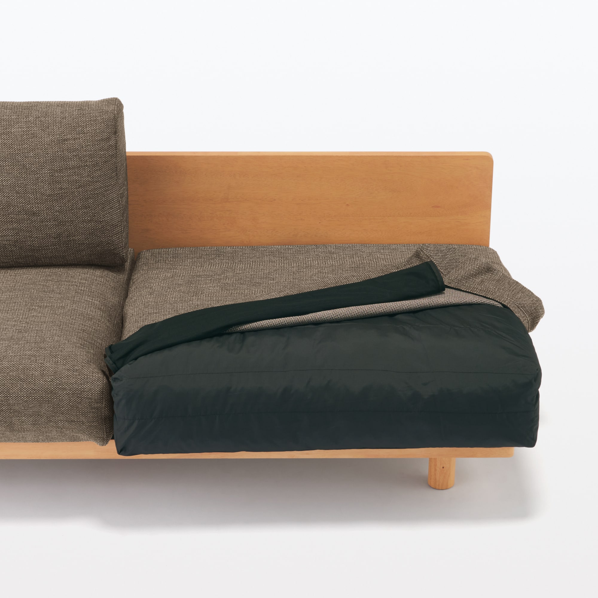 ゆったり座れるアームレスソファ　３シーター　ポリエステル平織