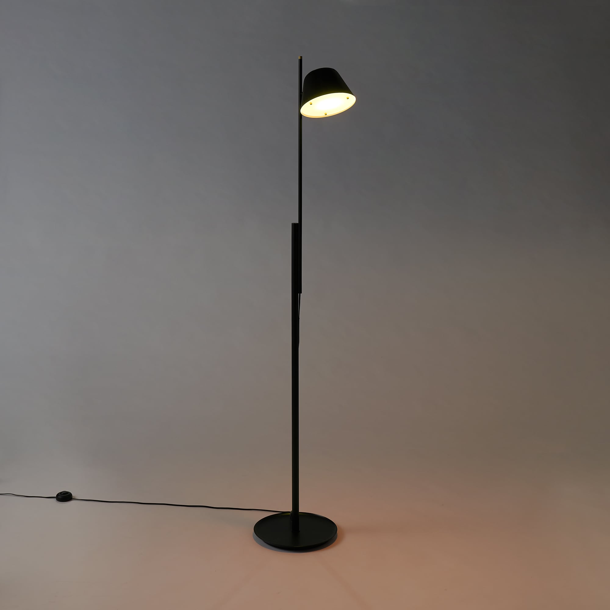 ［ＩＤＥＥ］ＣＡＭＰＡＮＡ　ＦＬＯＯＲ　ＬＡＭＰ　ＢＬＡＣＫ