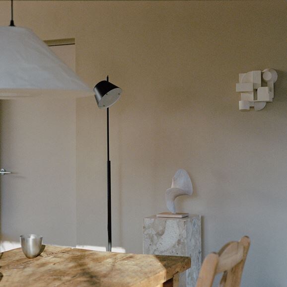 ［ＩＤＥＥ］ＣＡＭＰＡＮＡ　ＦＬＯＯＲ　ＬＡＭＰ　ＢＬＡＣＫ