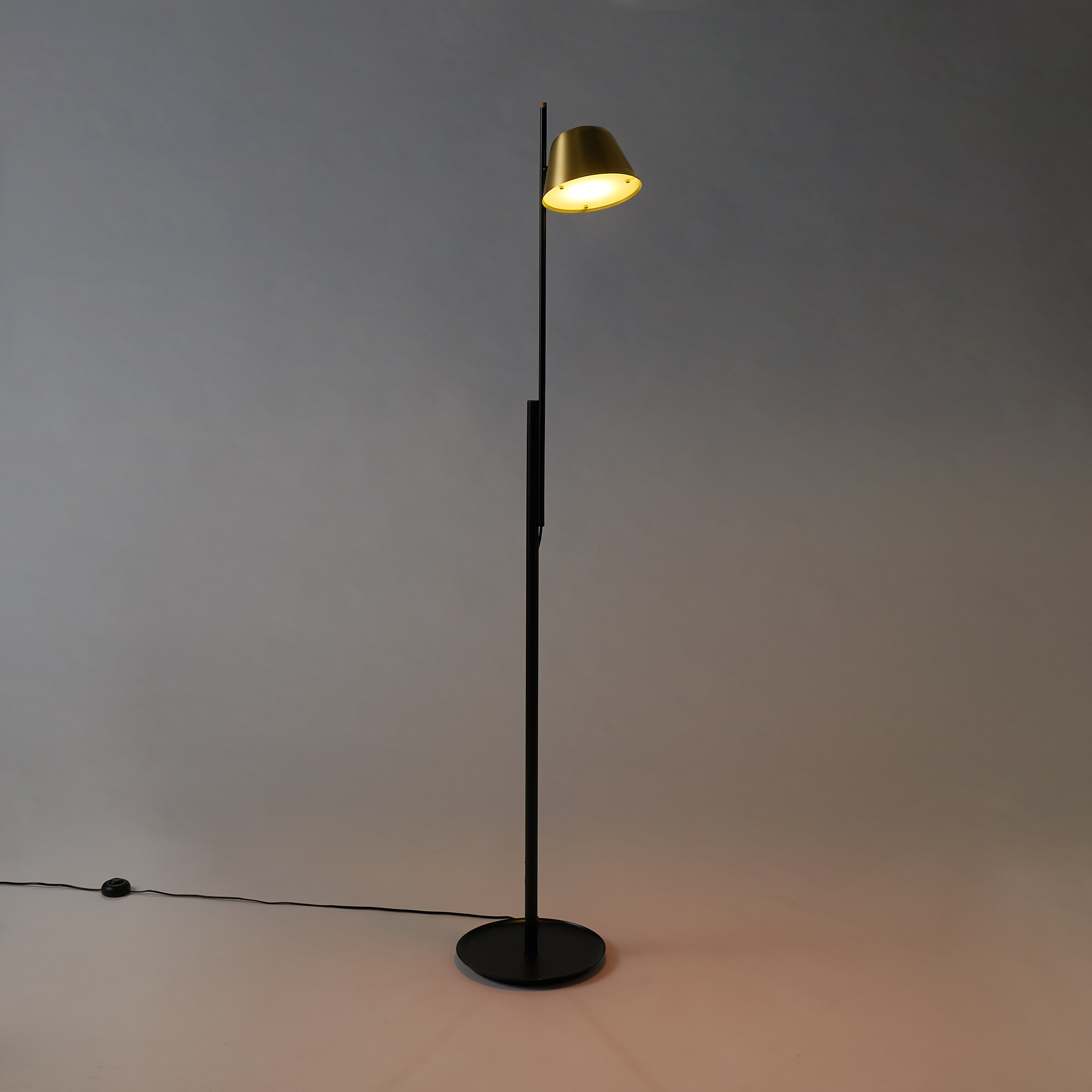 ［ＩＤＥＥ］ＣＡＭＰＡＮＡ　ＦＬＯＯＲ　ＬＡＭＰ　ＢＲＡＳＳ