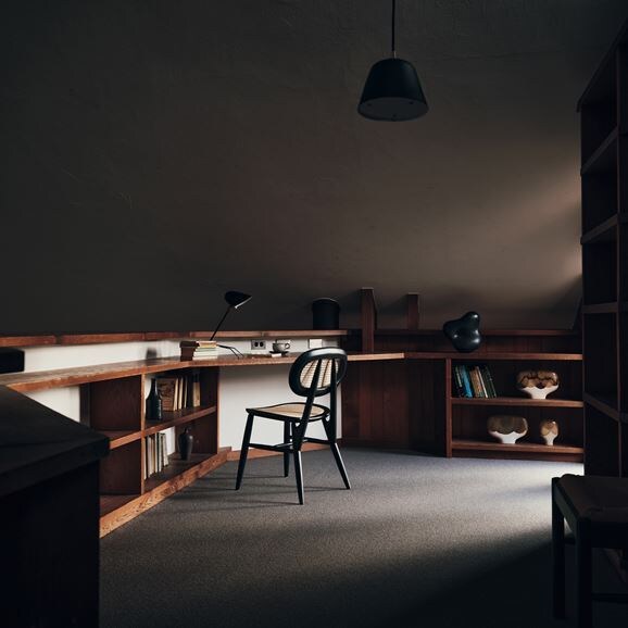 ［ＩＤＥＥ］ＣＡＭＰＡＮＡ　ＰＥＮＤＡＮＴ　ＬＡＭＰ　Ｌ　ＢＬＡＣＫ