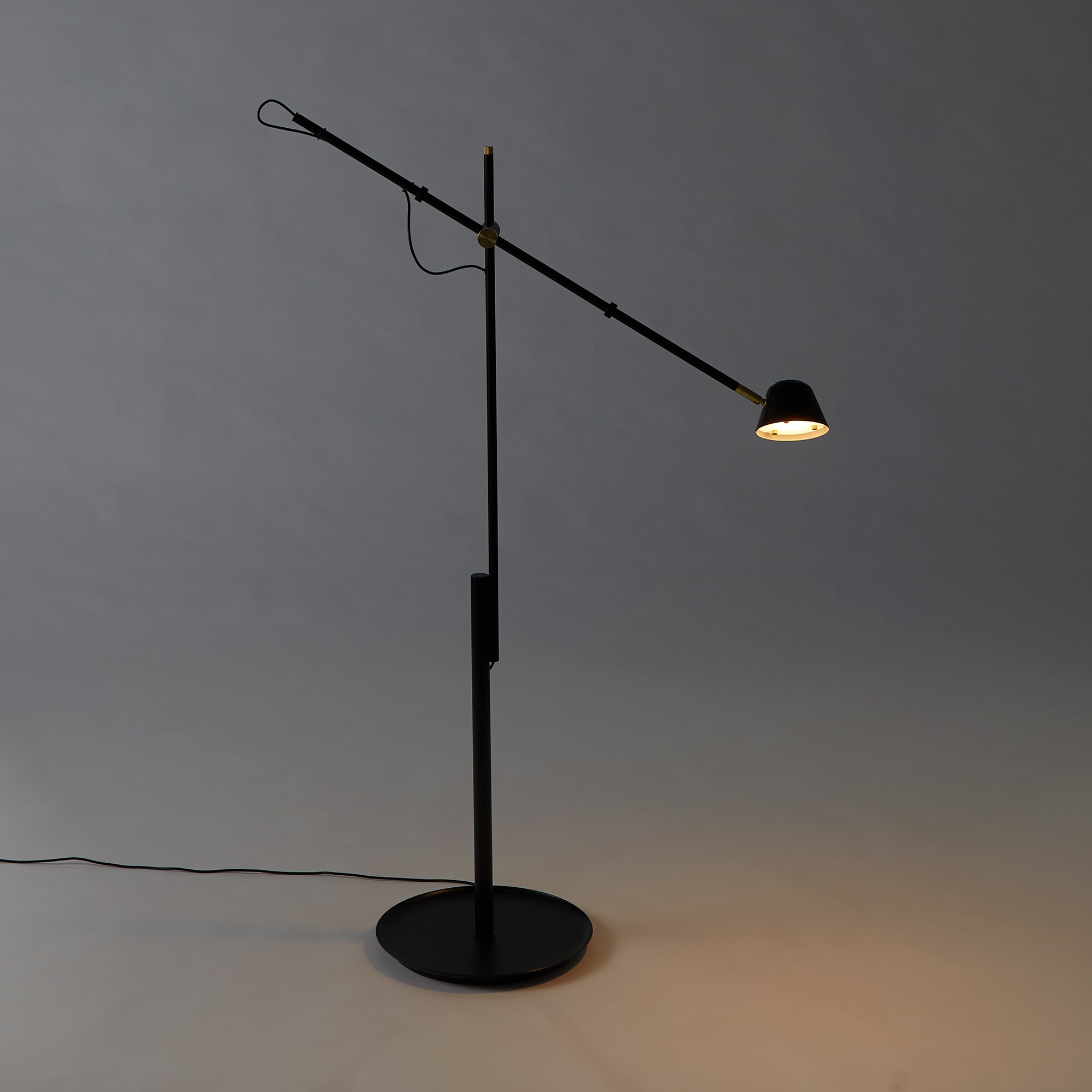 ［ＩＤＥＥ］ＣＡＭＰＡＮＡ　ＦＬＯＯＲ　ＡＲＭ　ＬＡＭＰ　ＢＬＡＣＫ