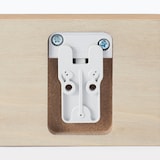 壁に付けられる家具トレー