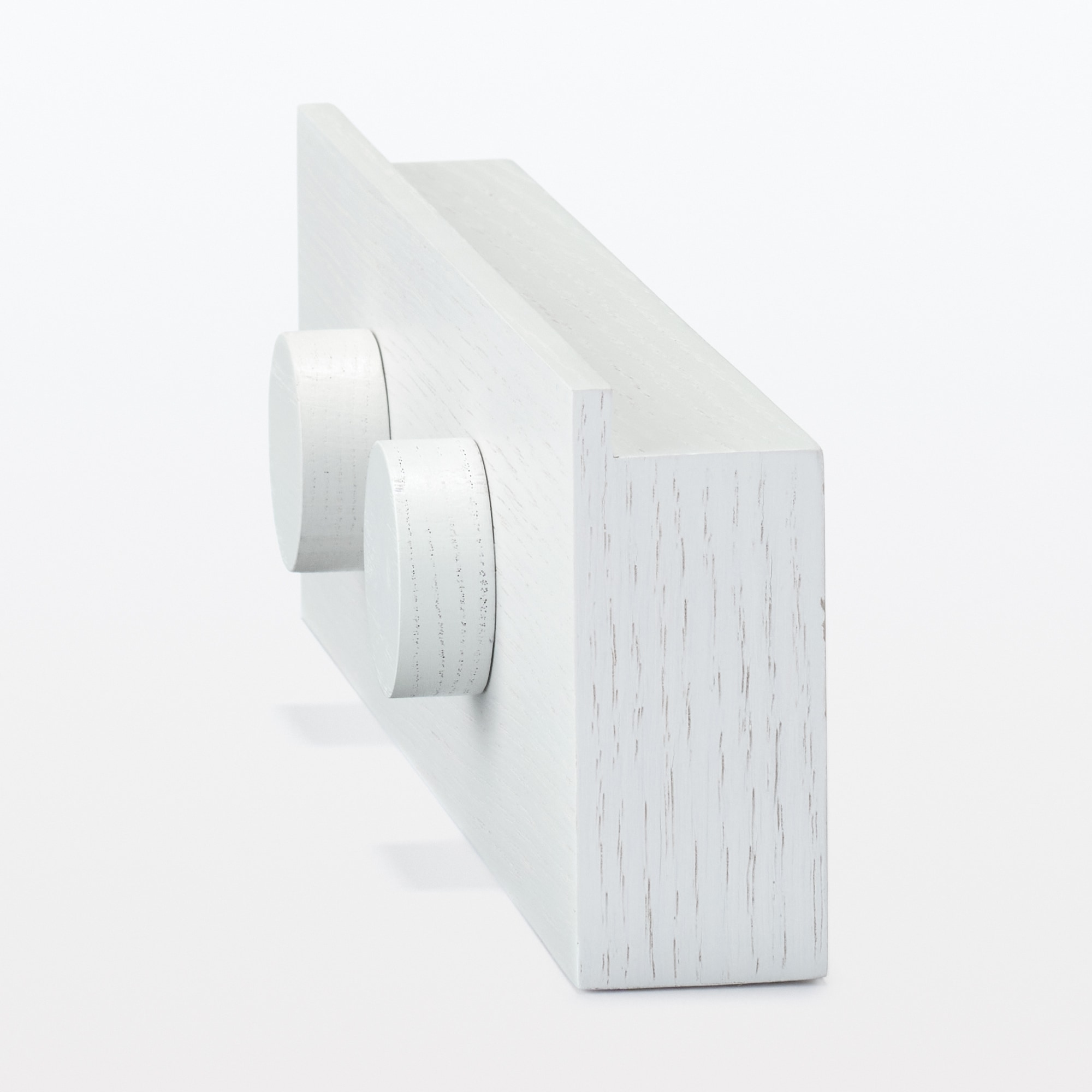 壁に付けられる家具長押マグネット付き