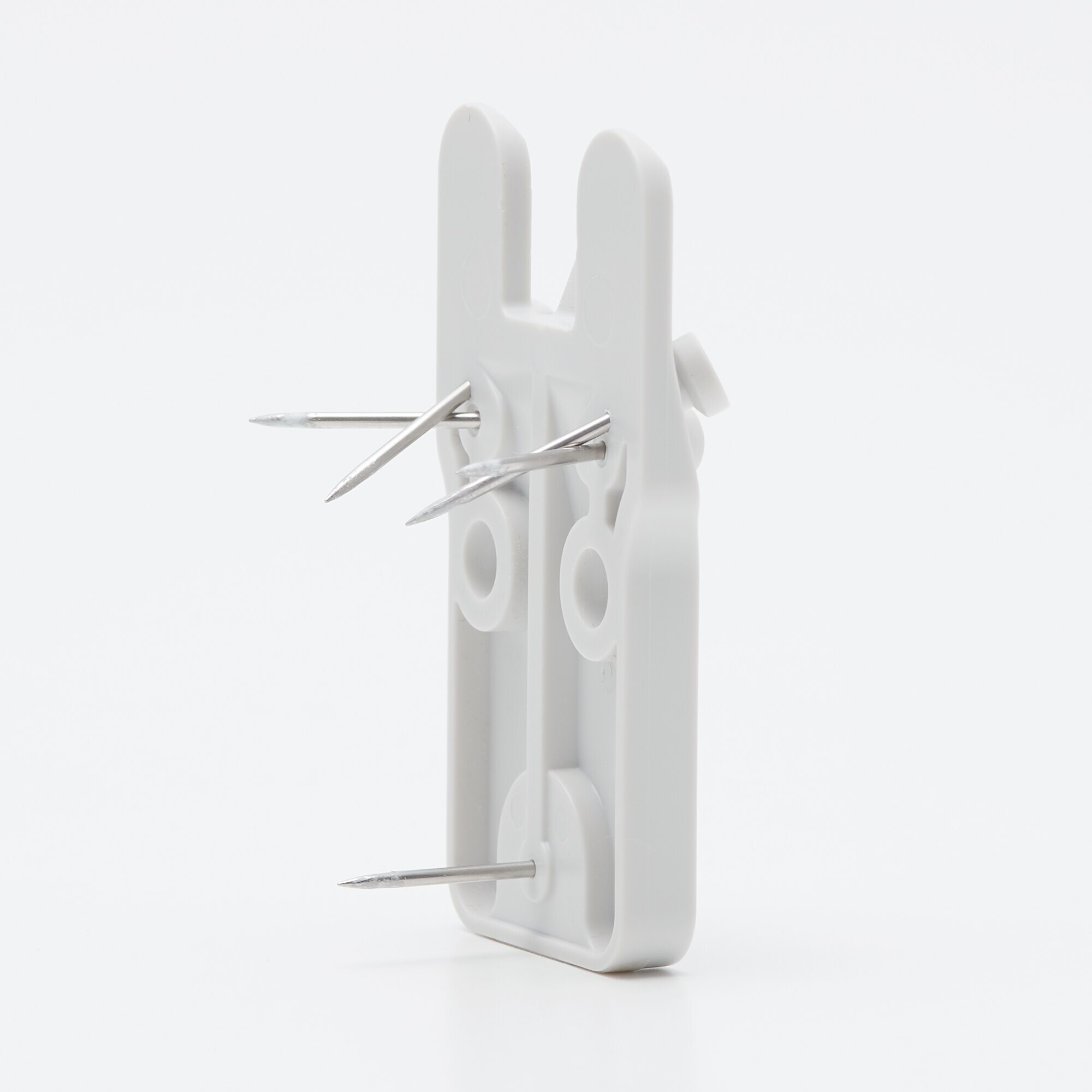 壁に付けられる家具長押マグネット付き