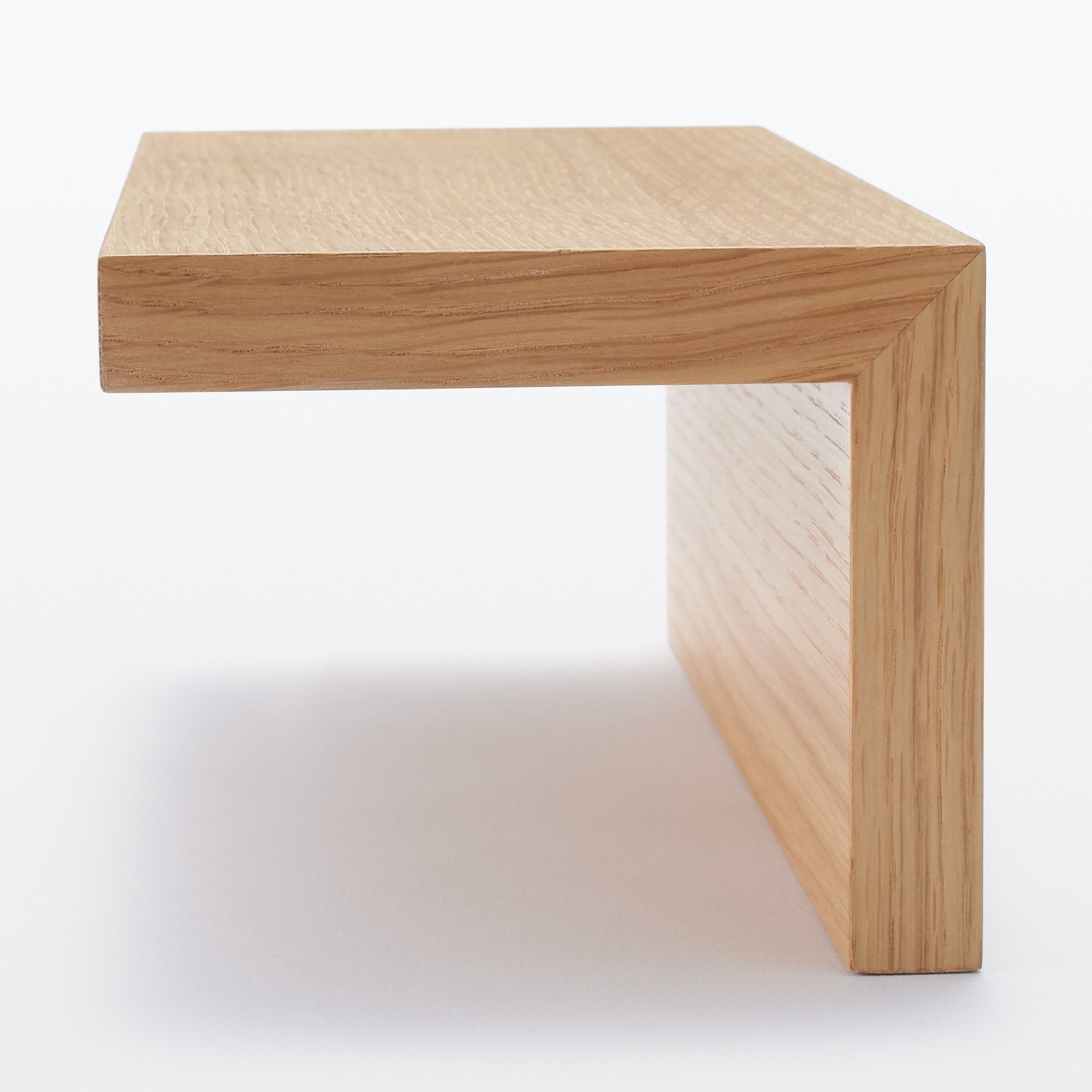 壁に付けられる家具棚